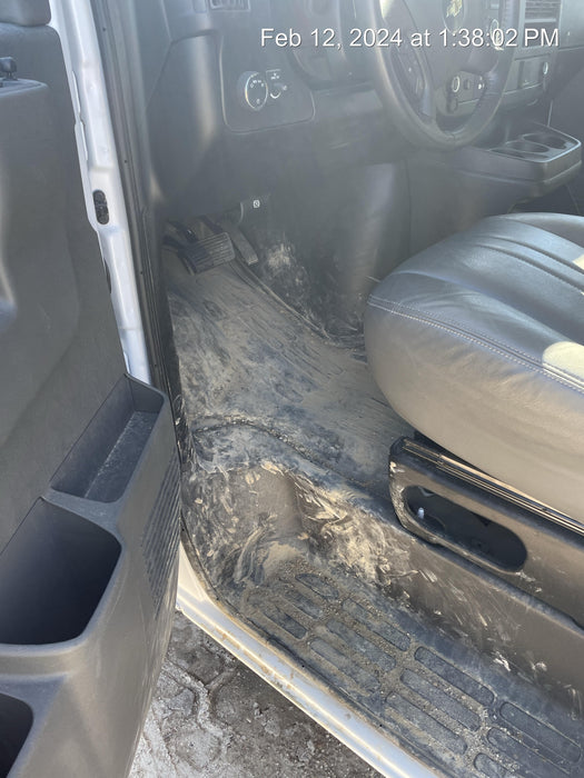 2023 CHEVROLET Express Van - Rental