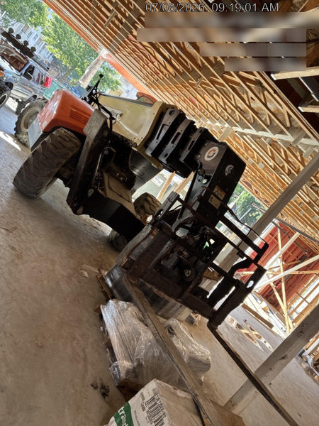 2021 JLG 1075