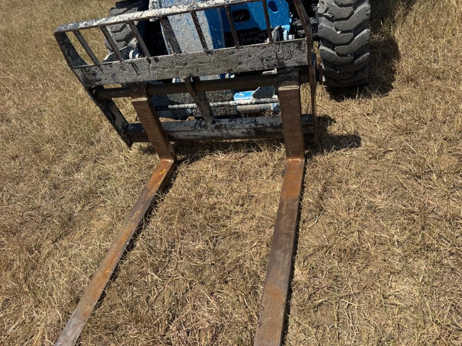 2019 Genie GTH-5519 Cab/Heat/AC, Solid RT Tires, LED Work Lights, Beacon, 48" Carriage, 48" Forks