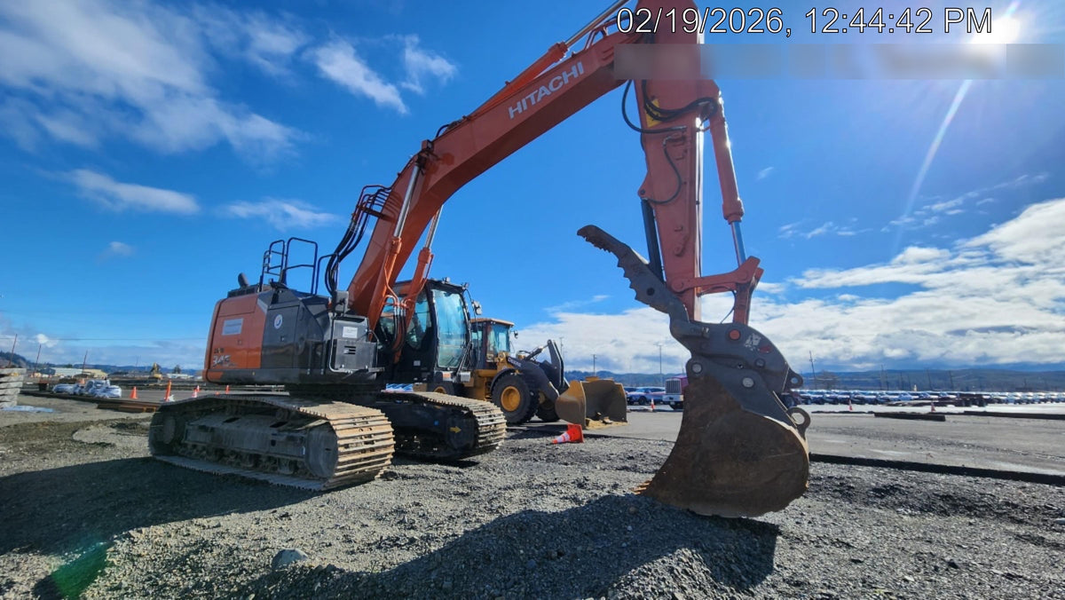 2025 HITACHI 54" Bucket - Hitachi
