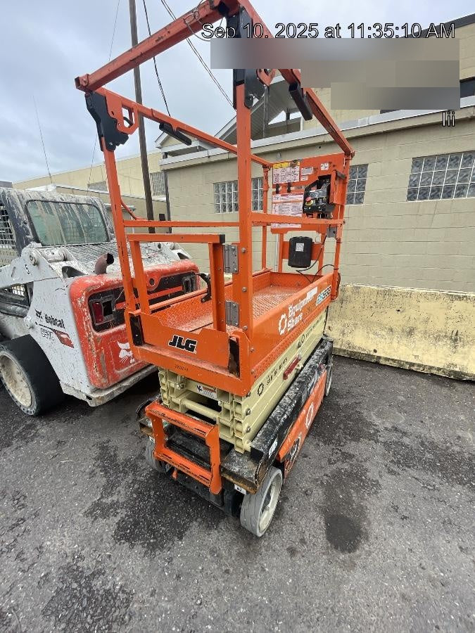 2022 JLG ES1932
