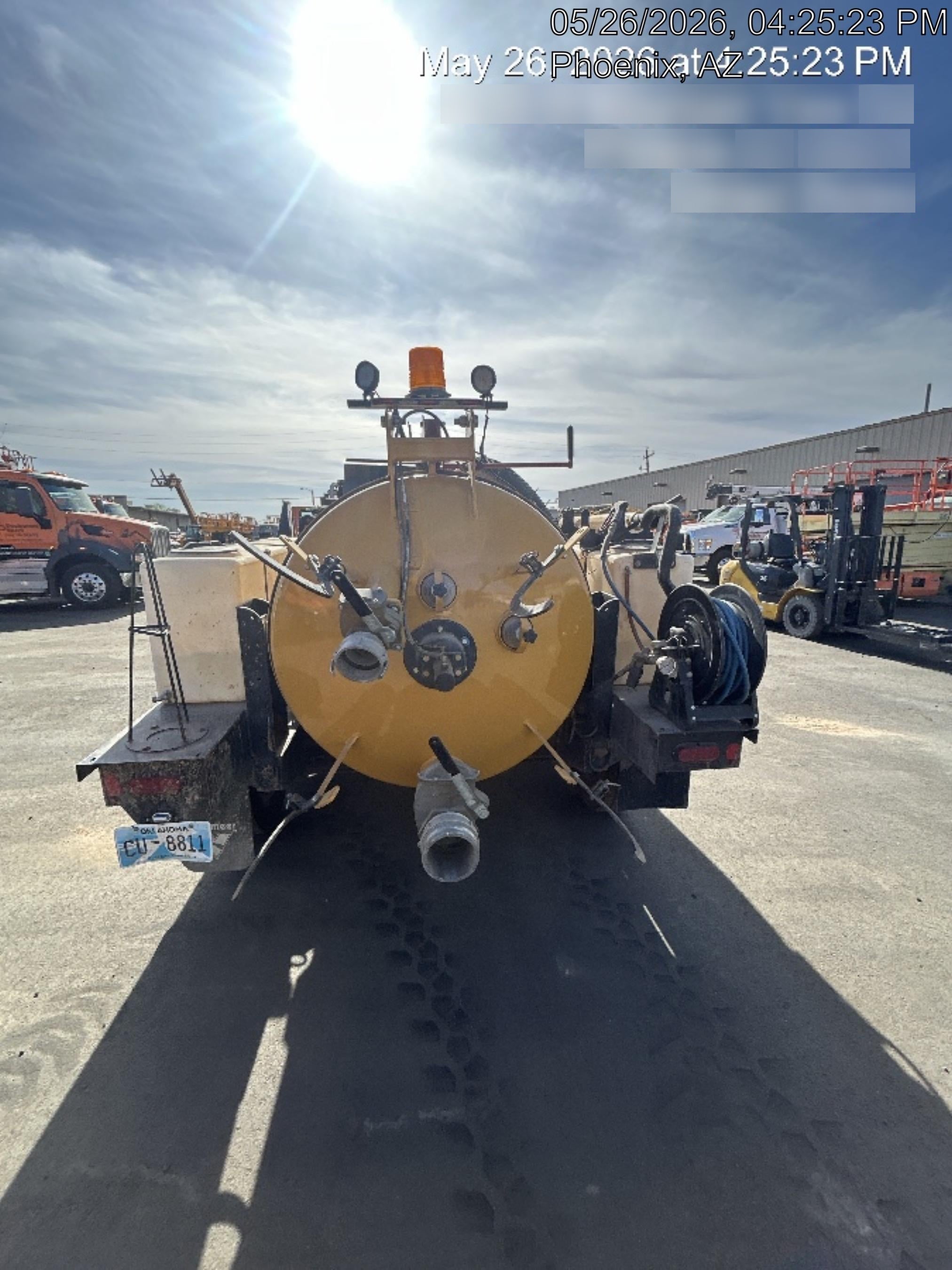 2023 VAC-TRON LP573XDT