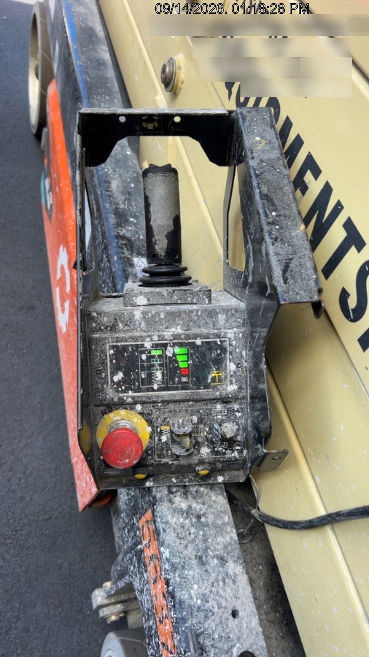 2025 JLG ES3246