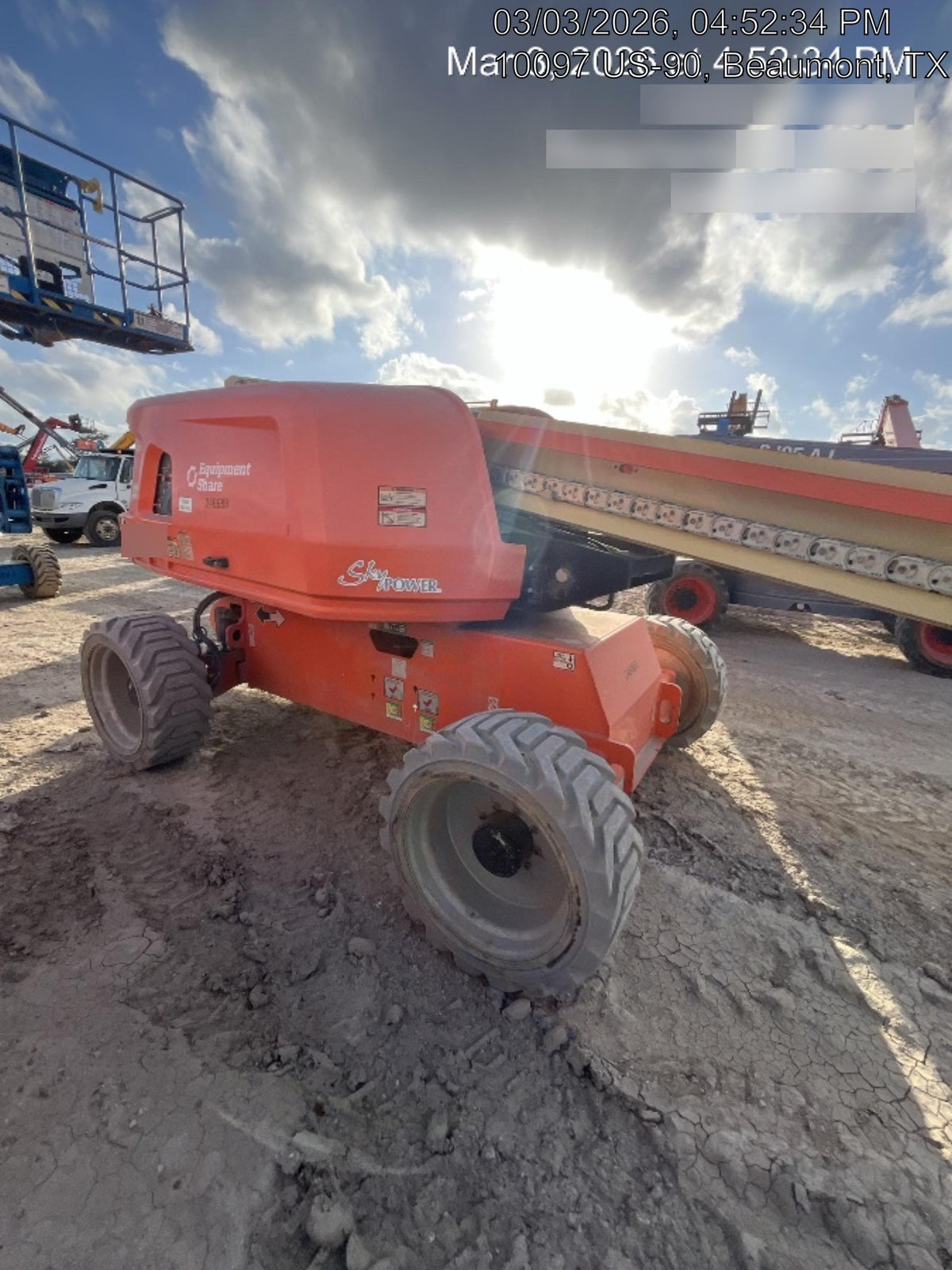 2022 JLG 660SJ