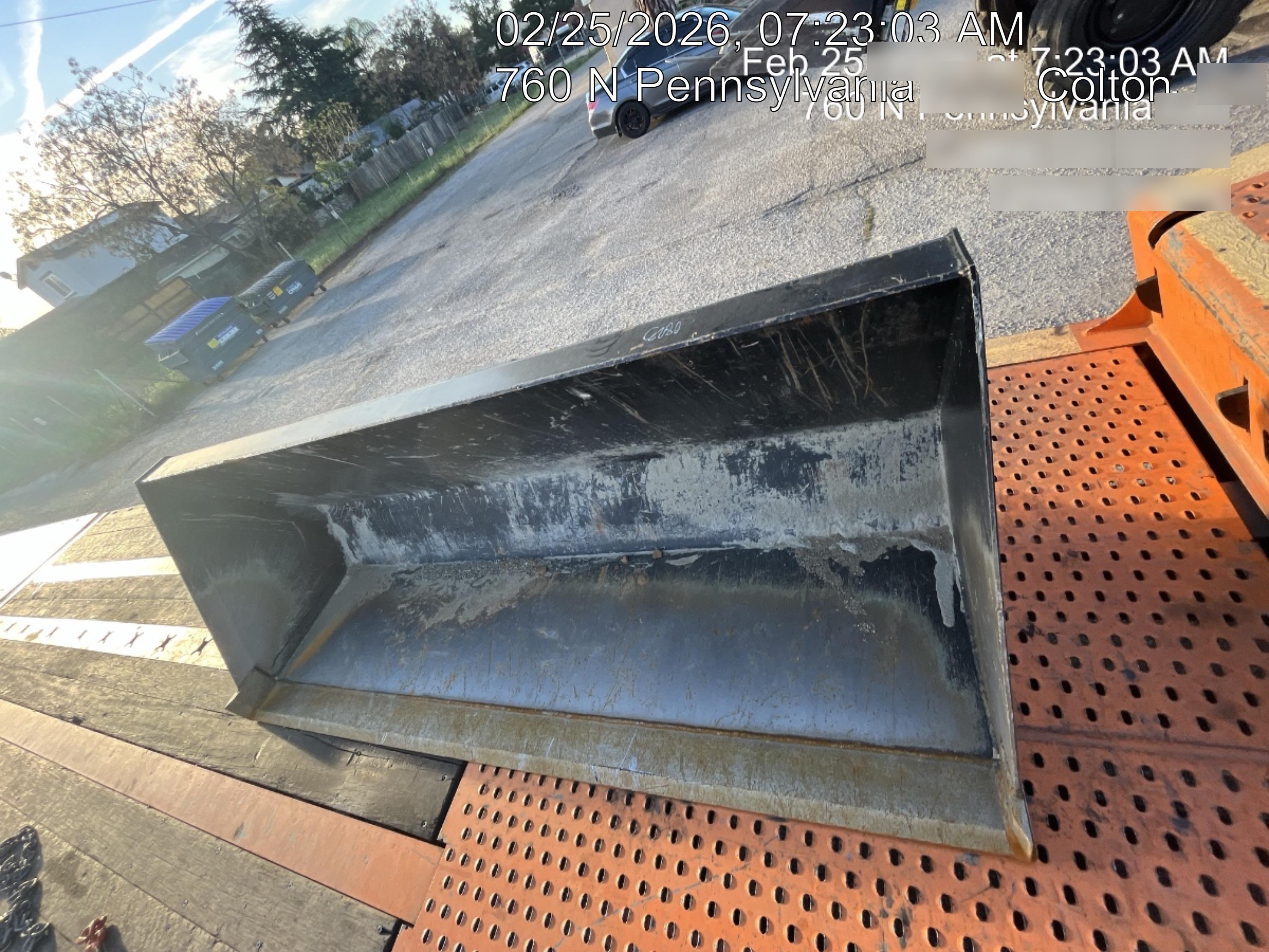 2025 JLG 1001100823