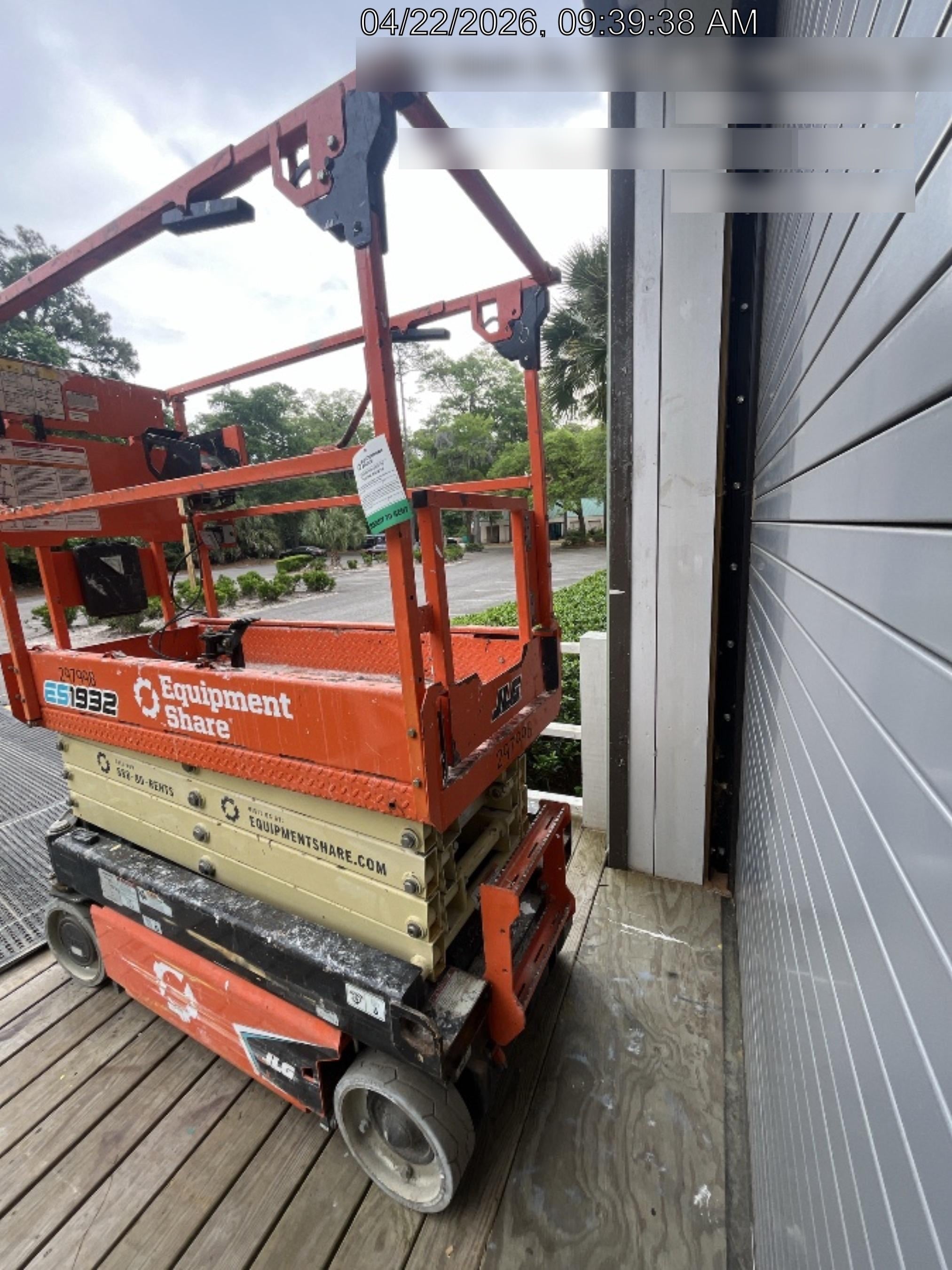 2023 JLG ES1932