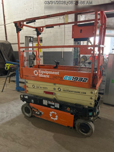 2022 JLG ES1932