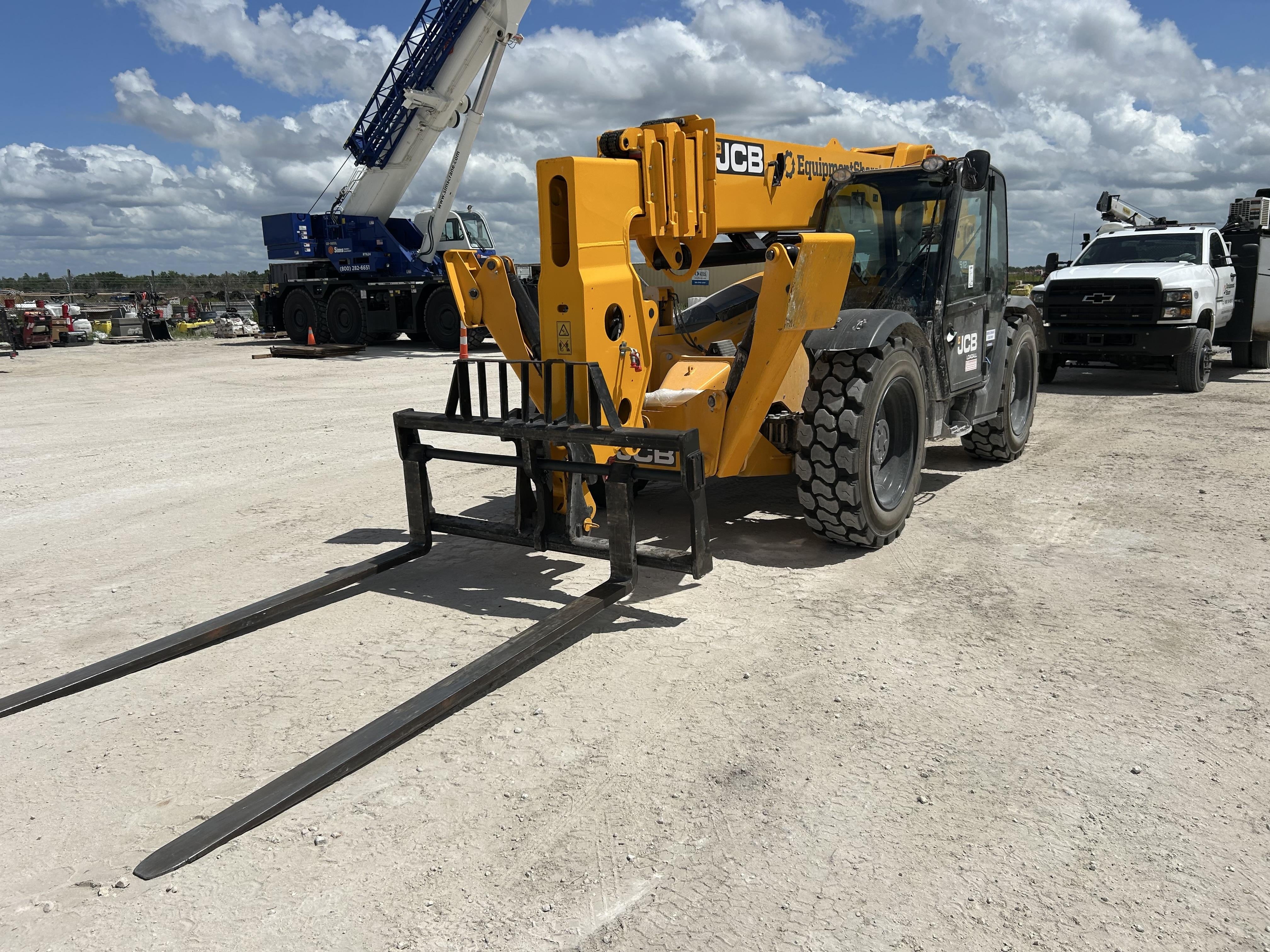 2026 JCB 512-56