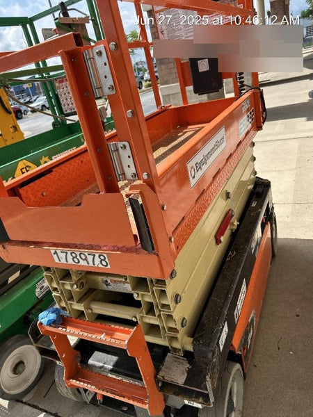 2021 JLG ES1932