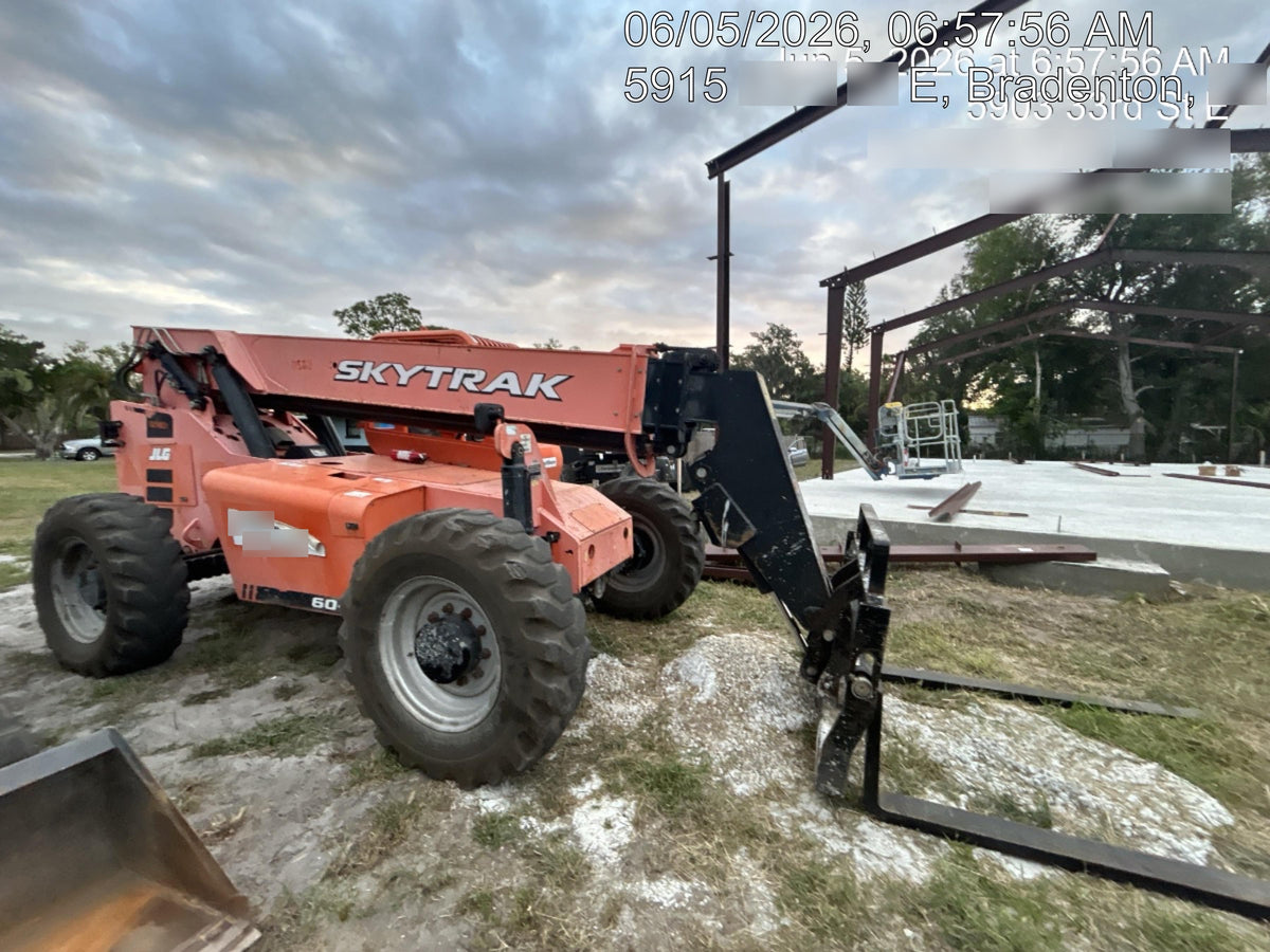 2017 Skytrak 6042 42' REACH, PALLET FORKS, 6k, FOAM FILLED TIRES