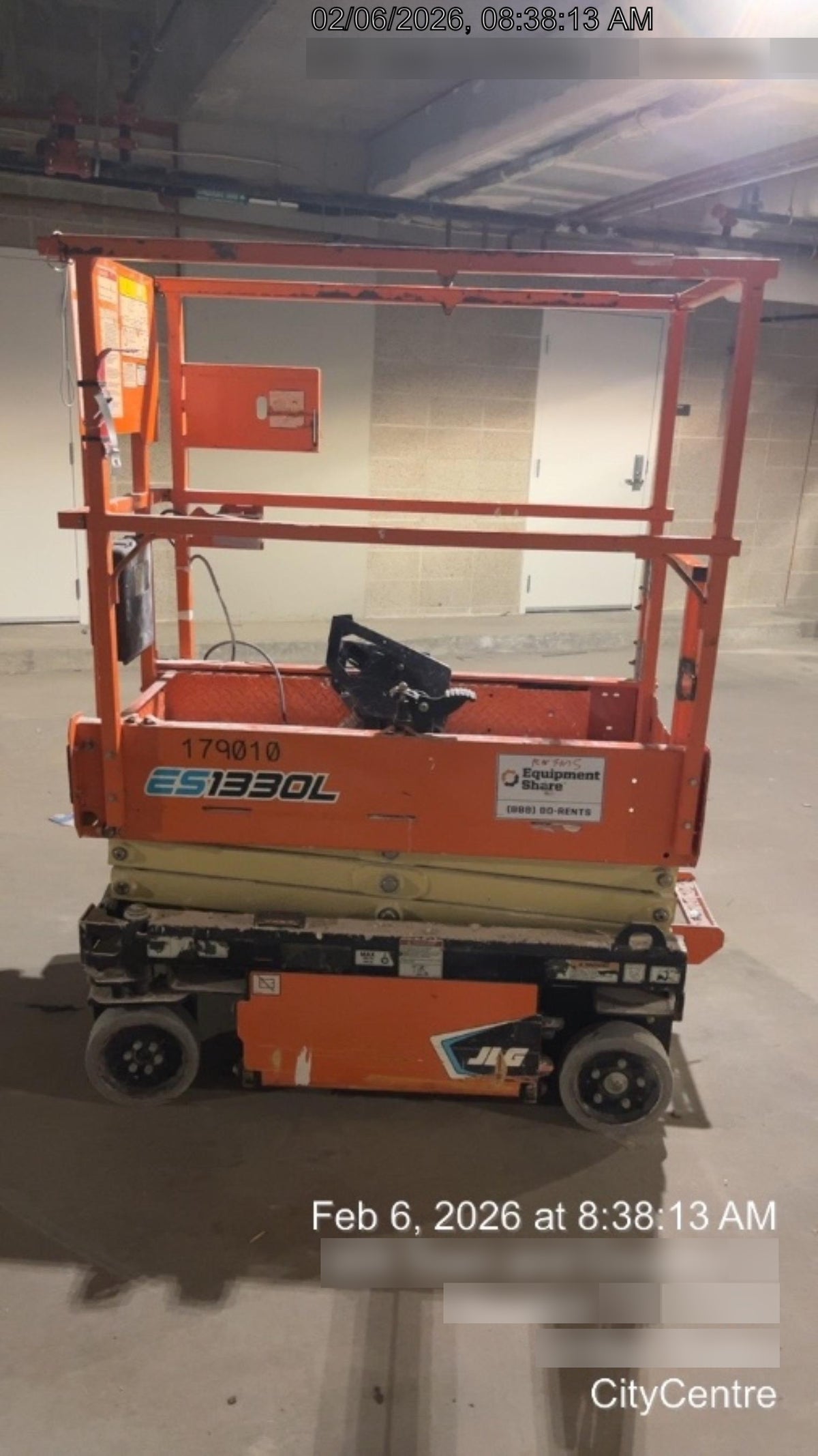 2021 JLG ES1330L