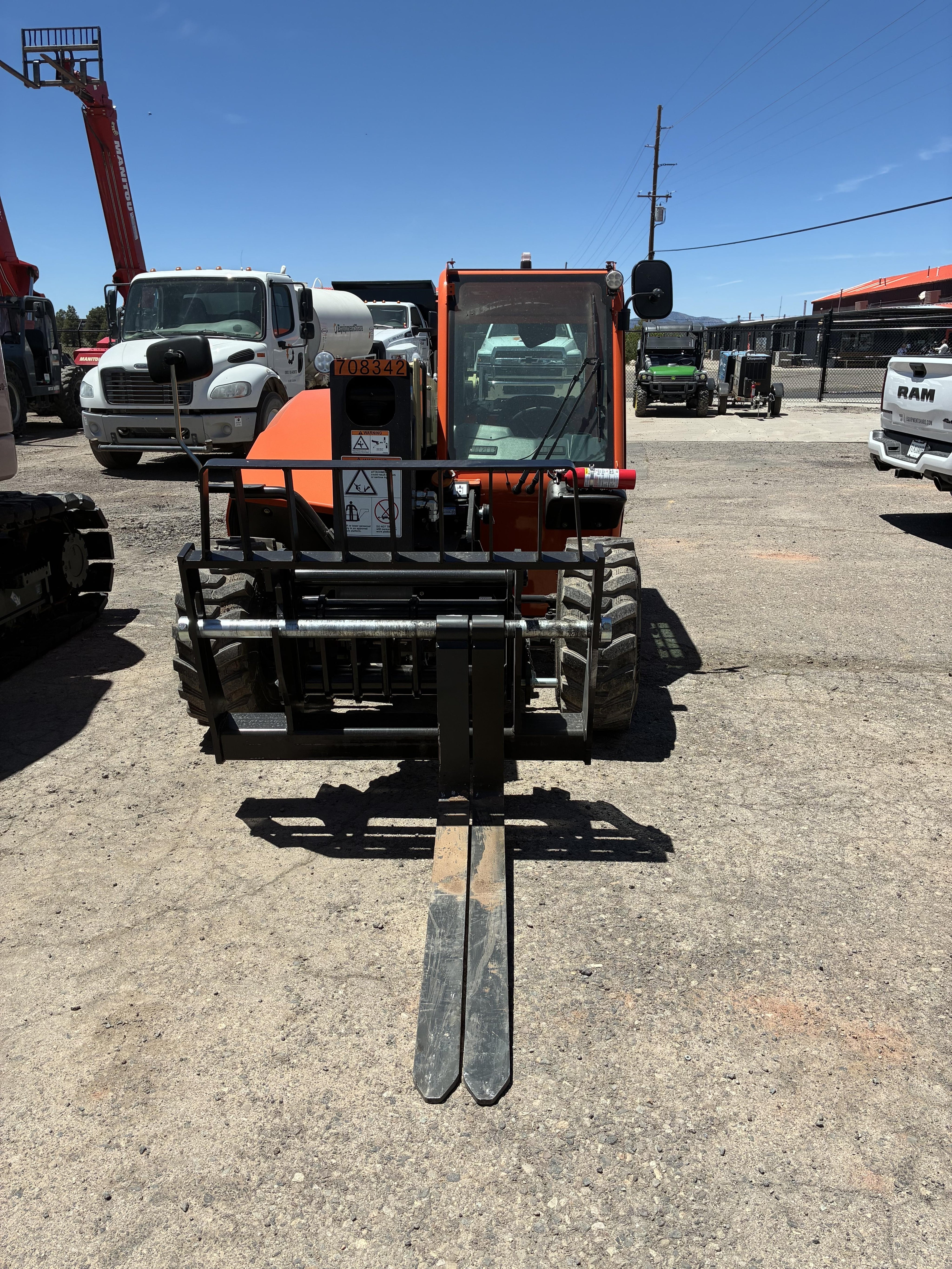2026 JLG 519
