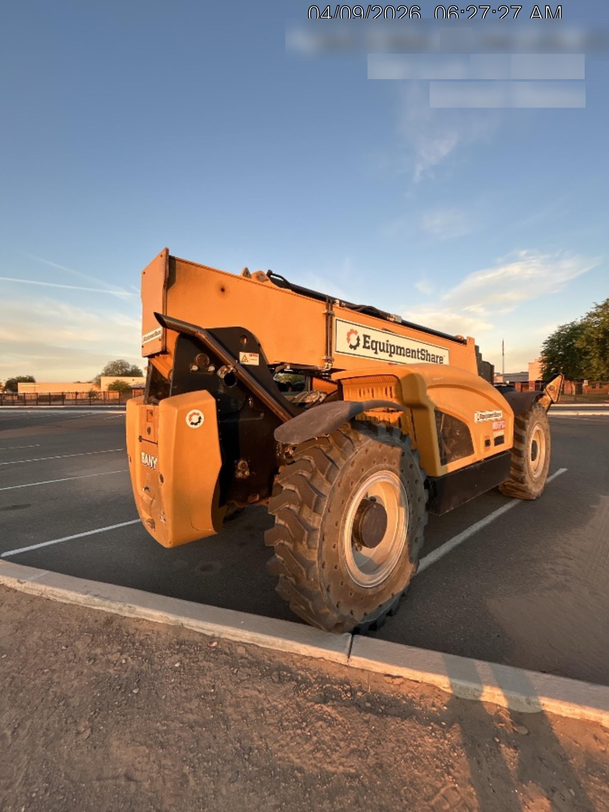 2022 SANY STH1056