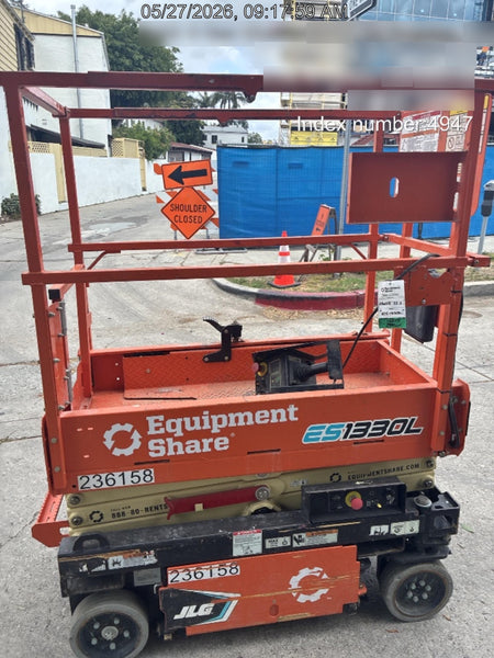 2022 JLG ES1330L