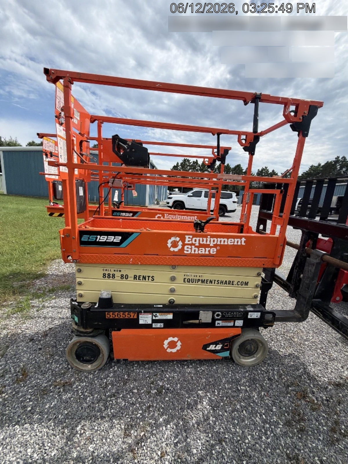 2025 JLG ES1932