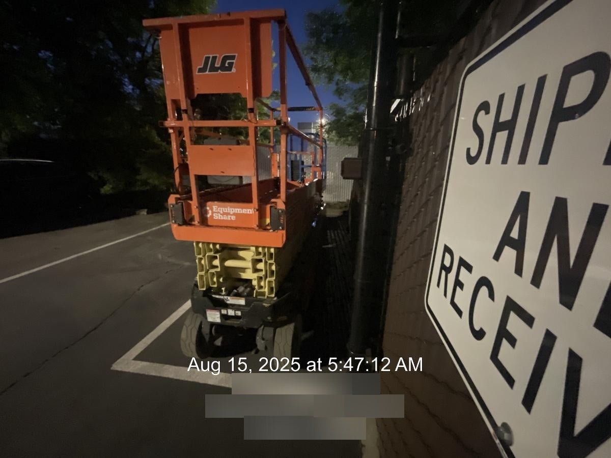 2022 JLG ES2632