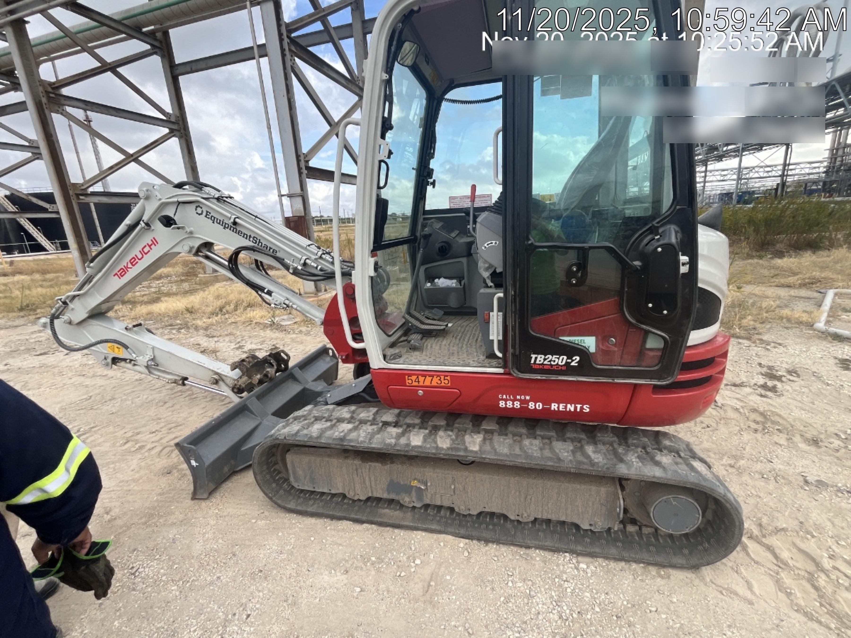 2025 TAKEUCHI TB250-2CR