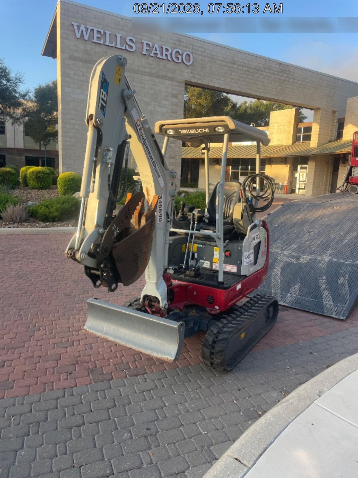 2023 TAKEUCHI TB20e