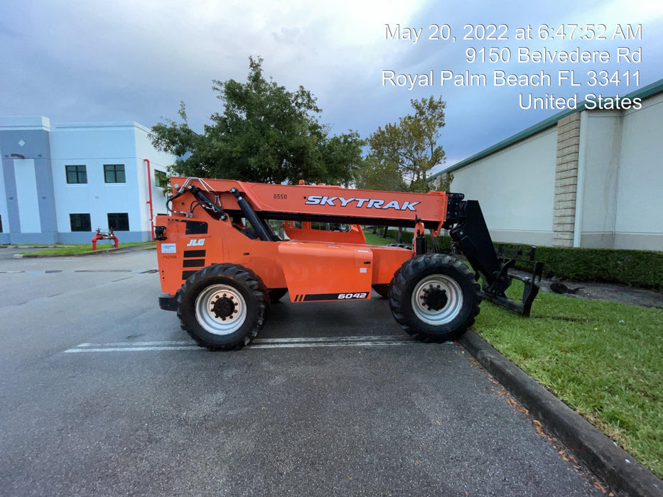 2017 SKYTRAK 6042