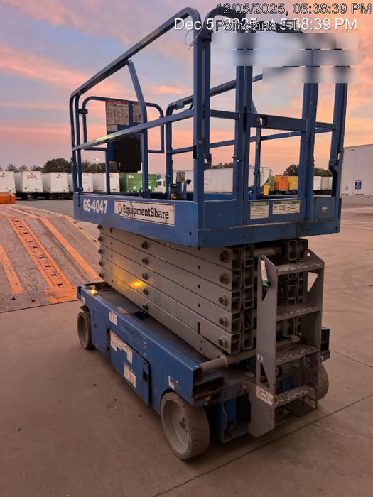 2019 Genie GS-4047 Folding rails with half height swing gate