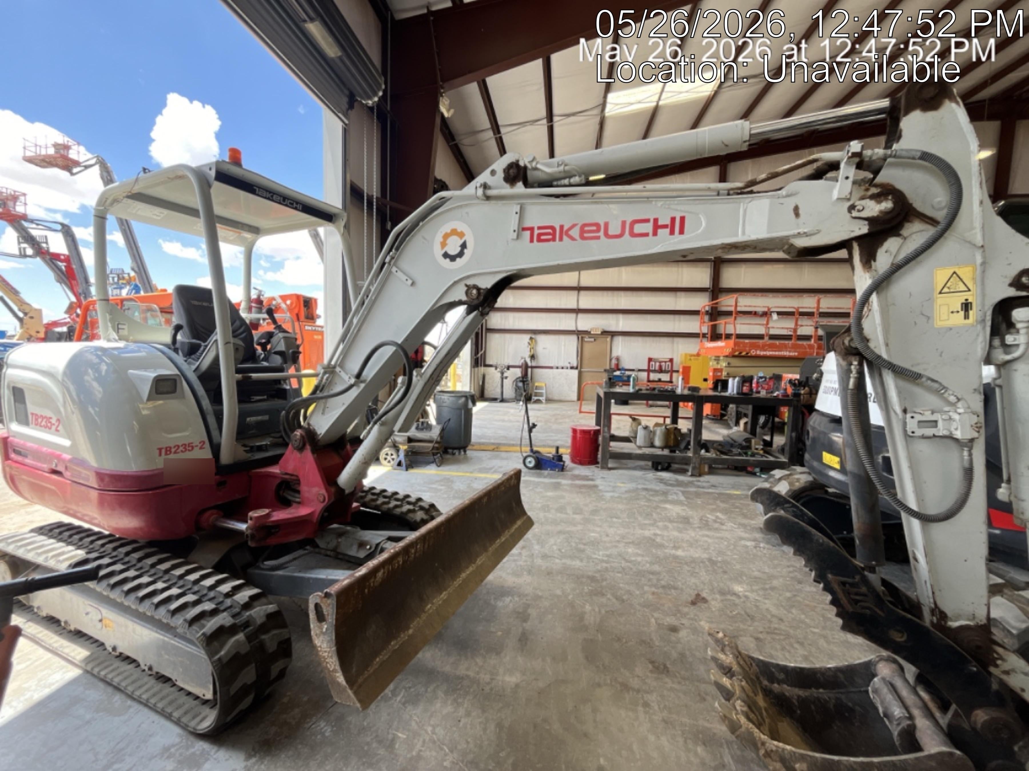 2020 TAKEUCHI TB235-2R