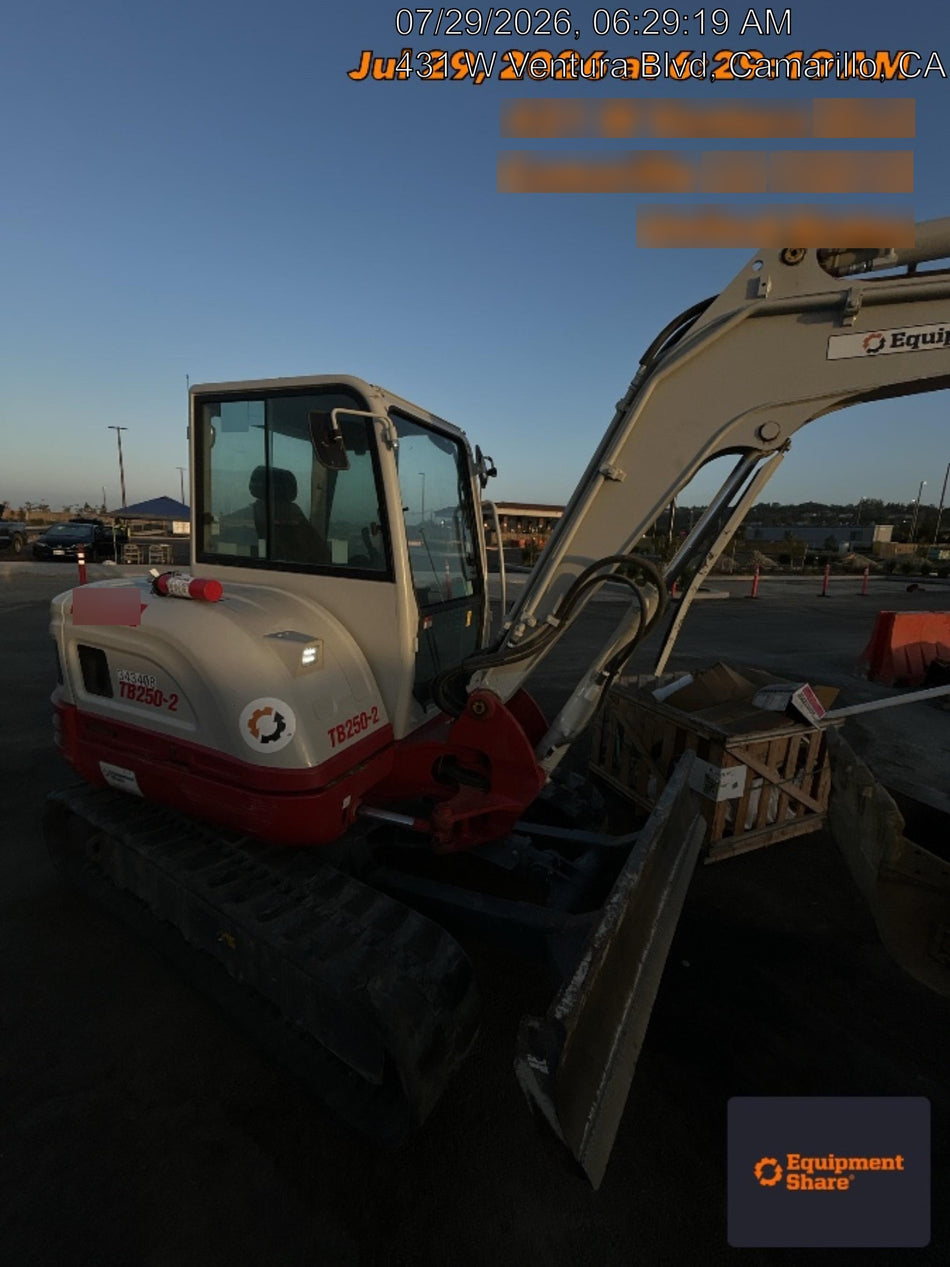 2023 TAKEUCHI TB250-2CR