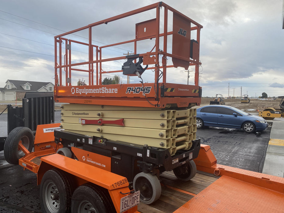2022 JLG R4045