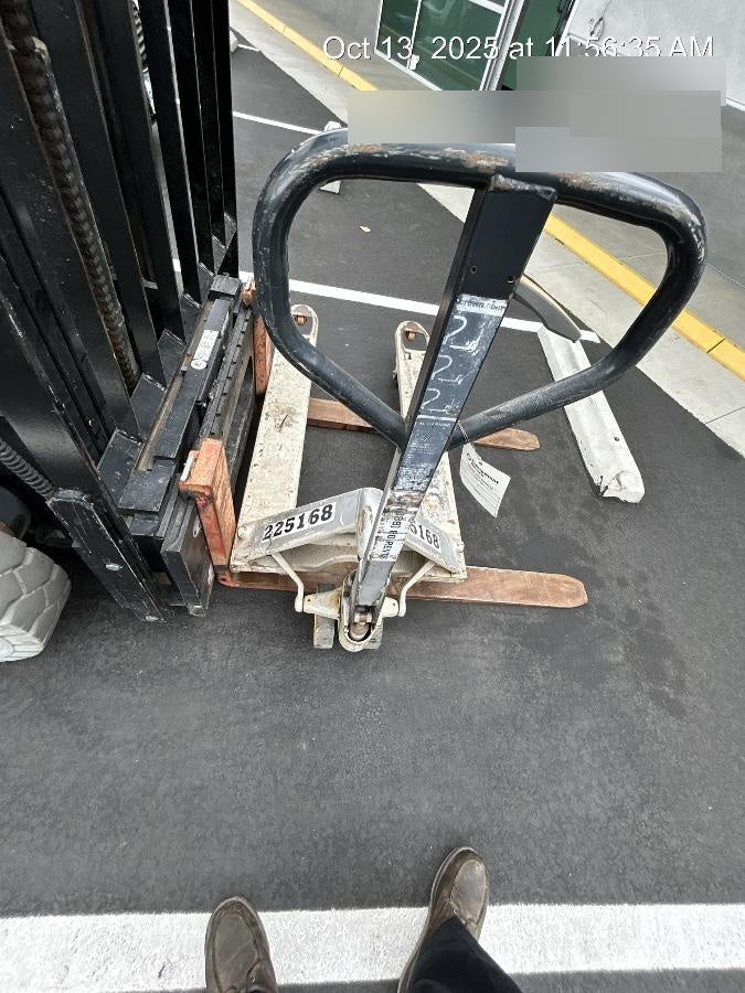 2022 CROWN 5,500lb Manual Pallet Jack - Crown