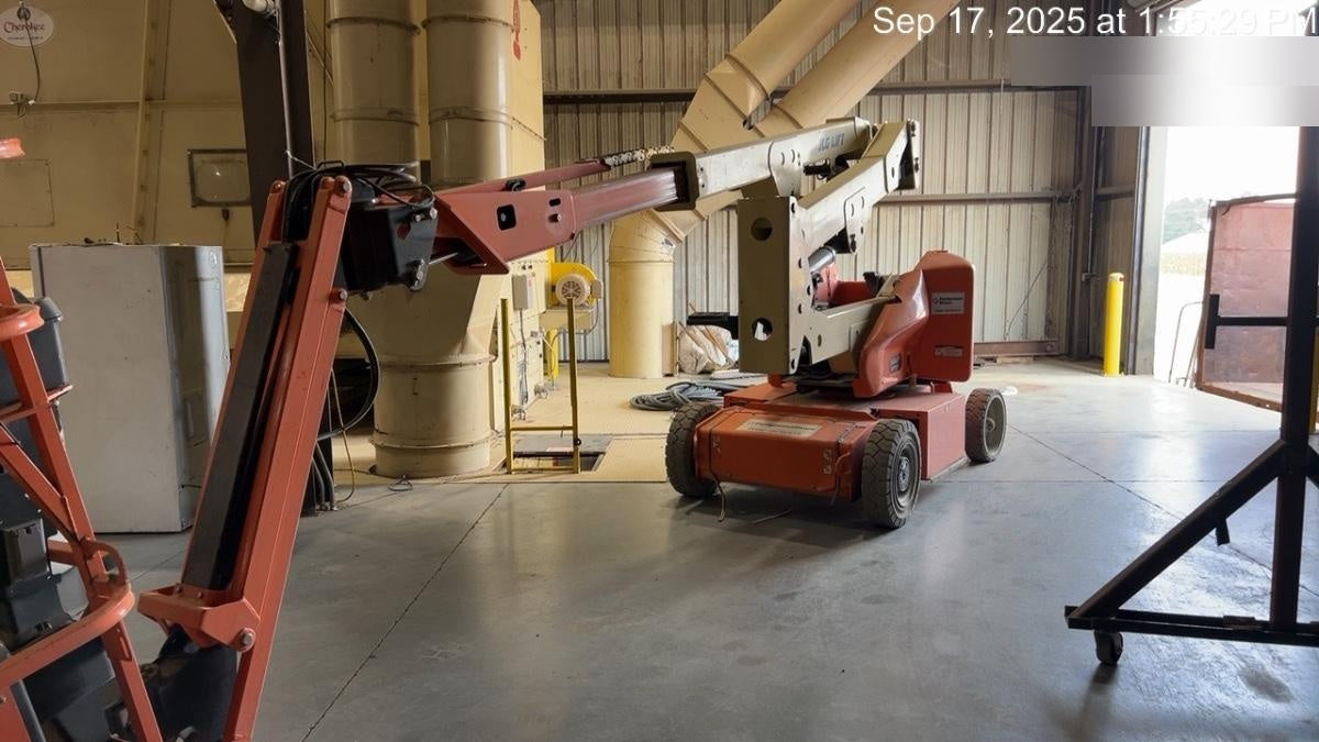 2020 JLG E400AJPN