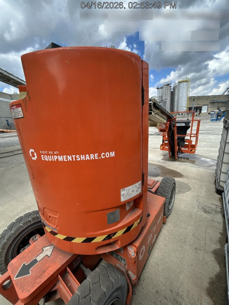 2023 JLG E300AJP
