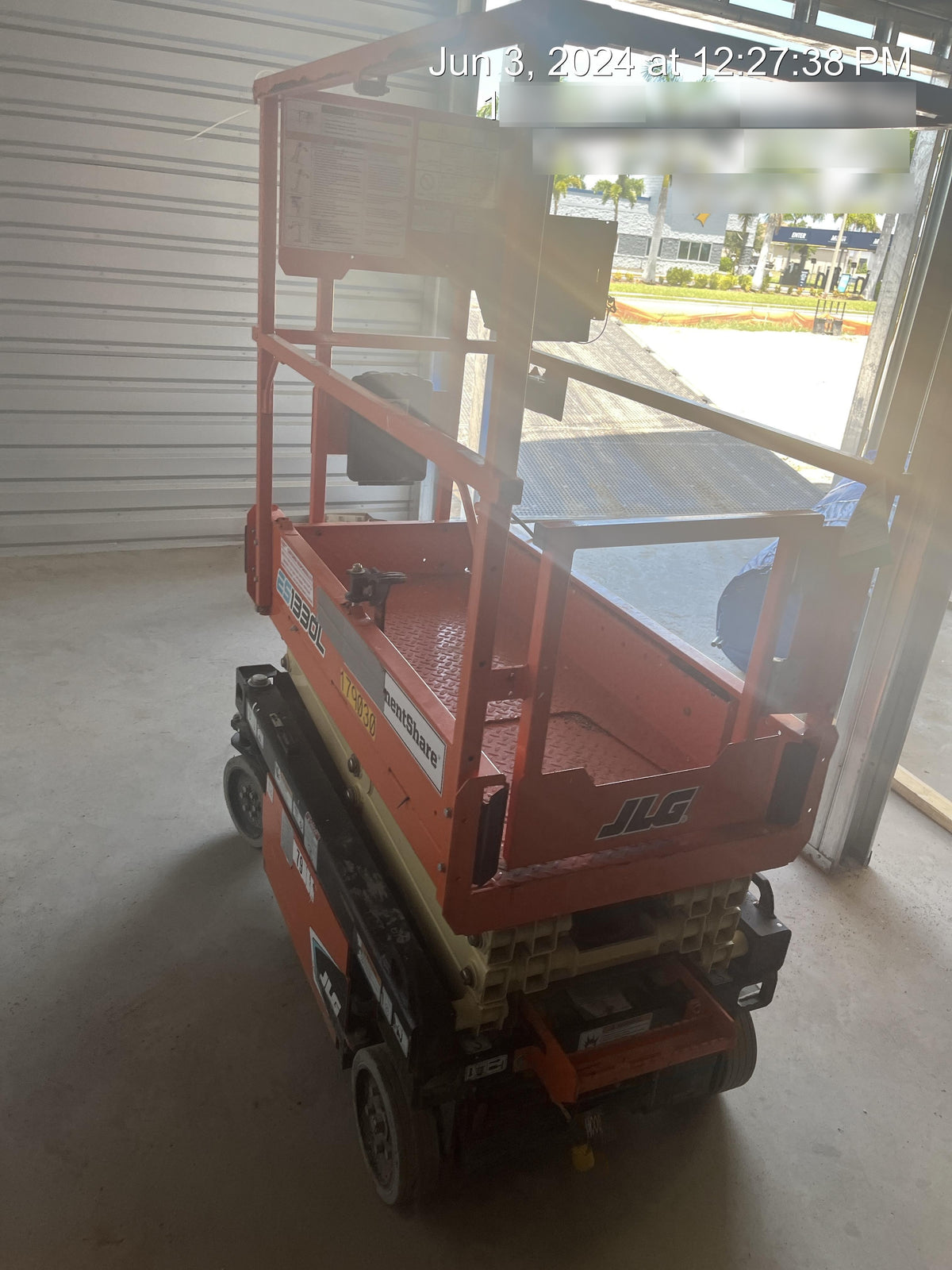 2021 JLG ES1330L