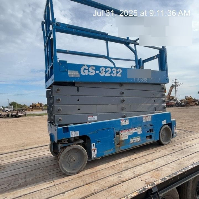 2020 Genie GS-3232 Standard, Folding half height swing gate, 800W Inverter