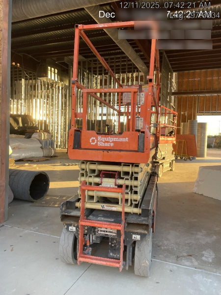 2023 JLG ES2632
