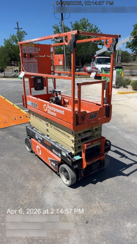 2023 JLG ES1932