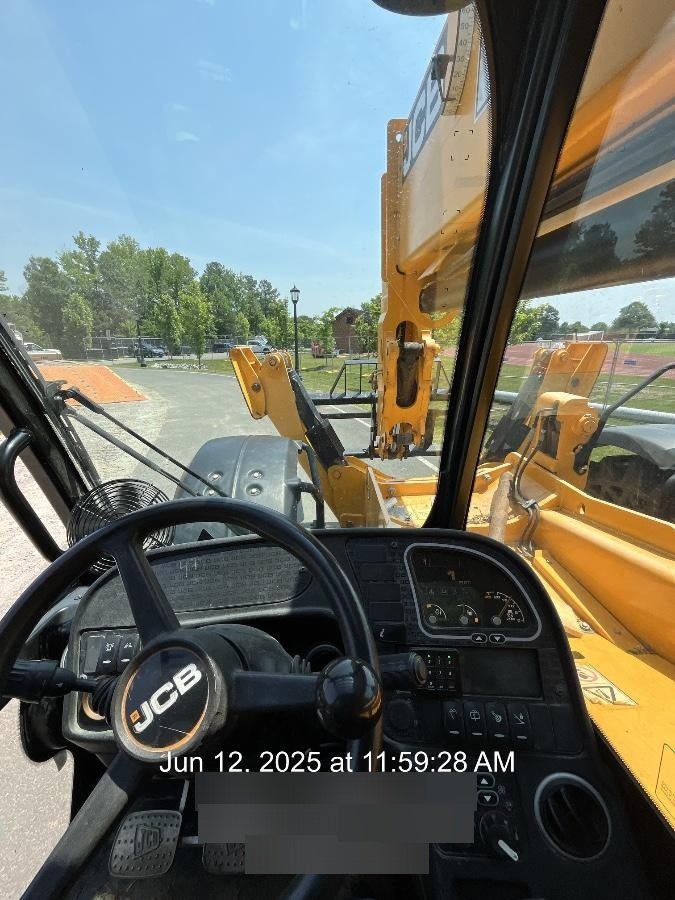 2020 JCB 510-56