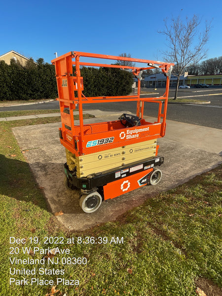 2022 JLG ES1932