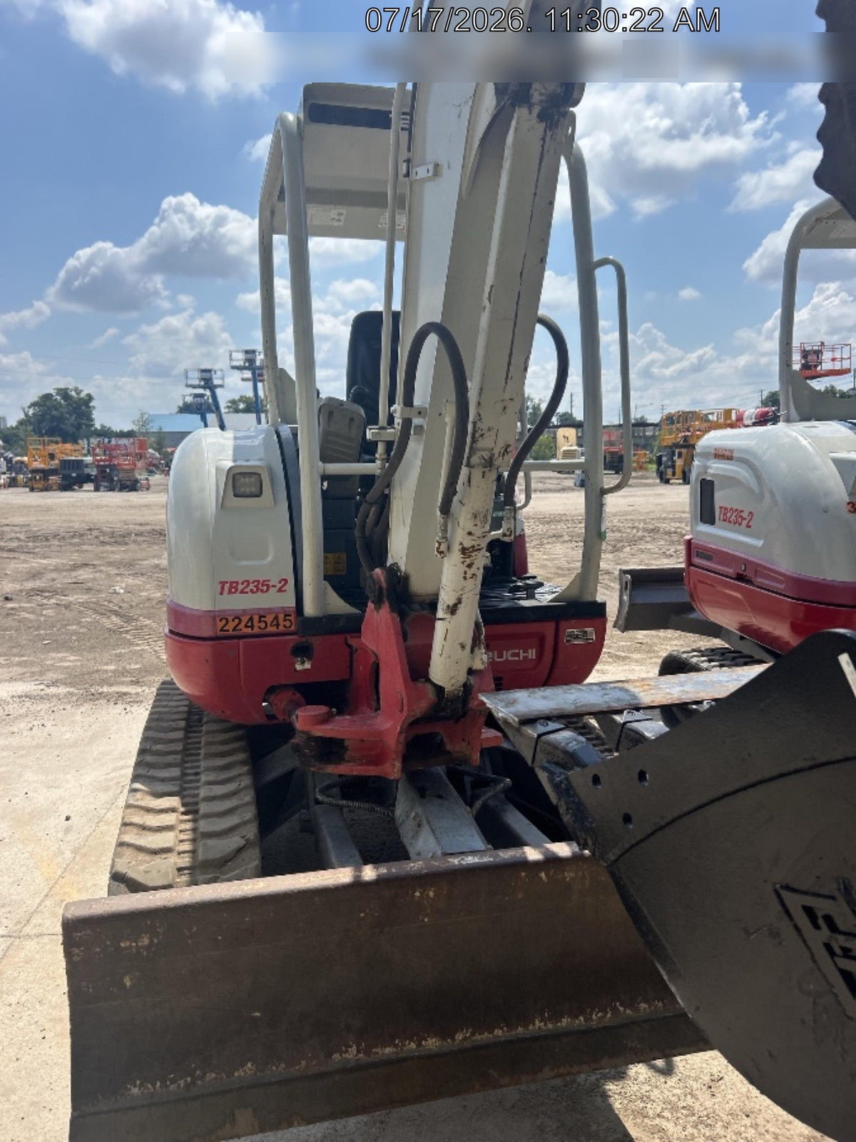 2022 TAKEUCHI TB235-2R