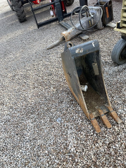 2020 TAG MANUFACTURING 18" Bucket - Tag