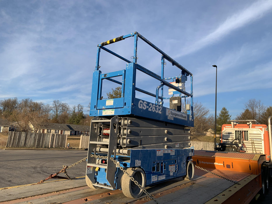 2020 Genie GS-2632 Solid NM Tires, Folding Rails with Half-Height Swing Gate, Beacon