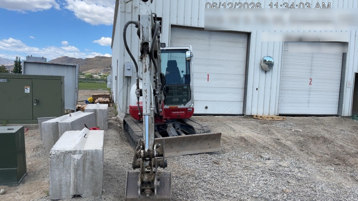 2024 TAKEUCHI TB250-2CR