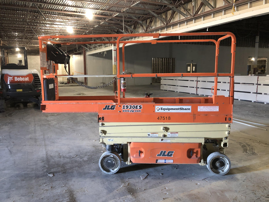 2016 JLG 1930ES Standard Options