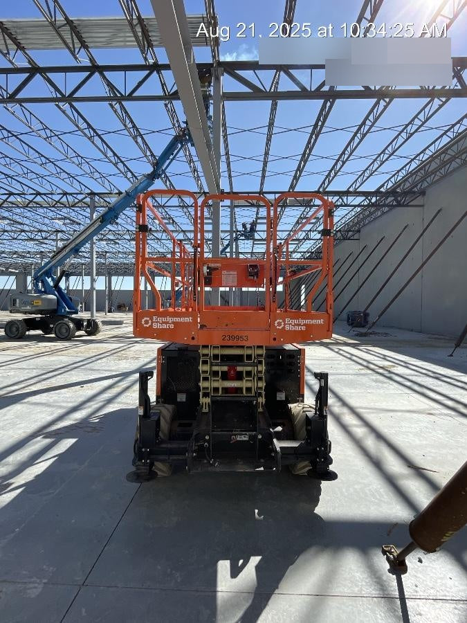 2022 JLG RT3369