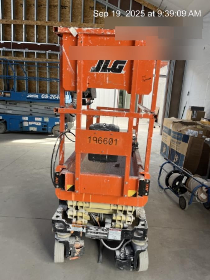 2021 JLG ES1330L