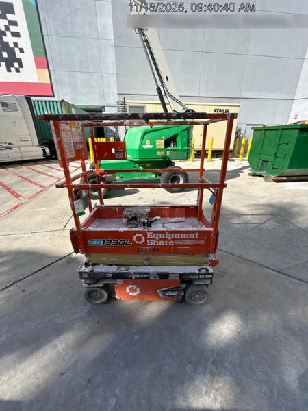 2022 JLG ES1330L