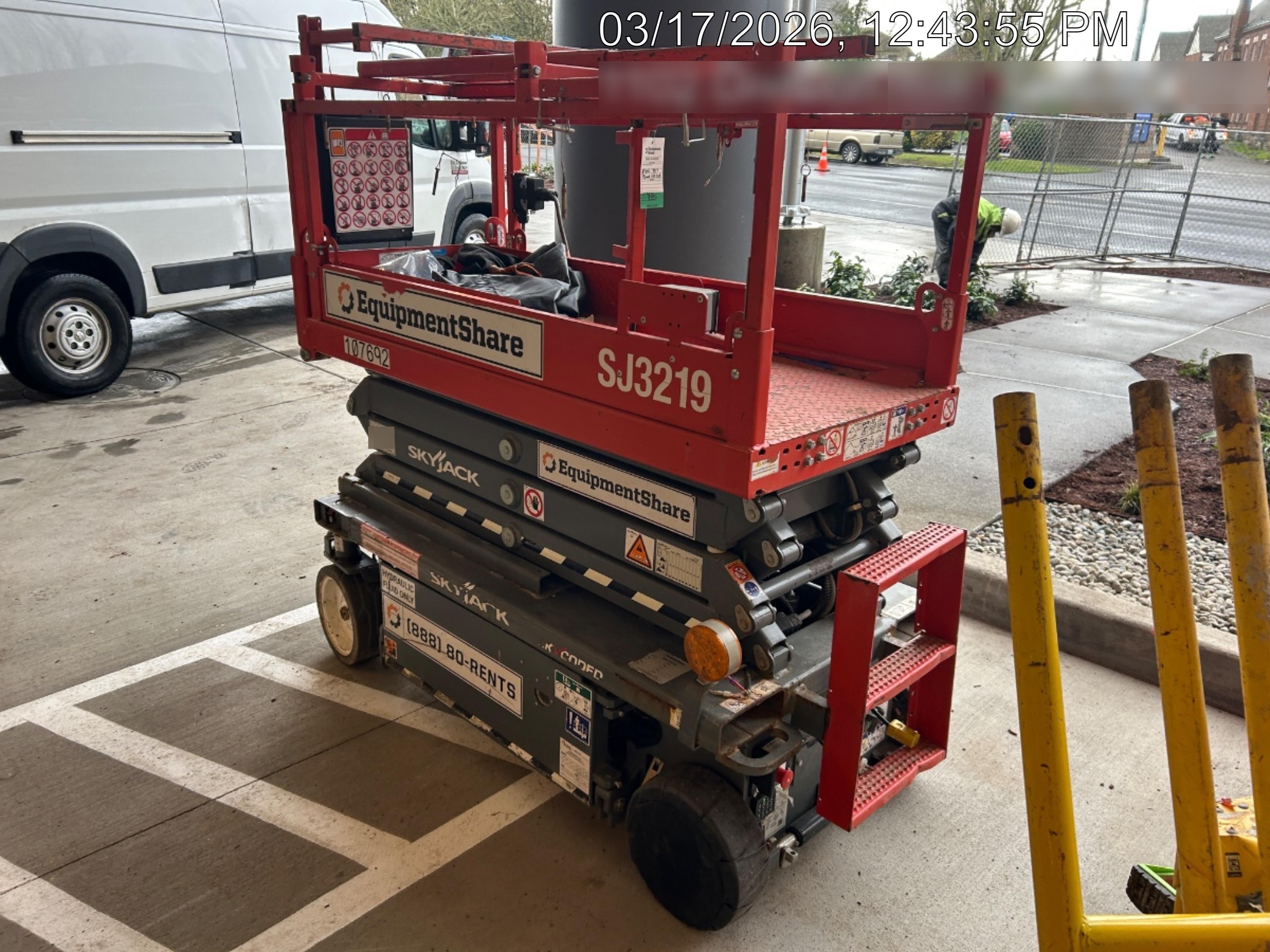2020 Skyjack SJIII-3219 Solid NM Tires, Half height spring hinged entry gate, Dual Beacons, 800W Inverter