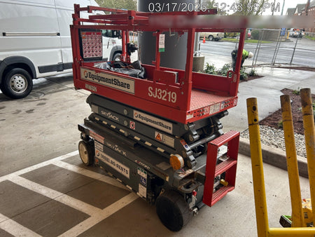 2020 Skyjack SJIII-3219 Solid NM Tires, Half height spring hinged entry gate, Dual Beacons, 800W Inverter