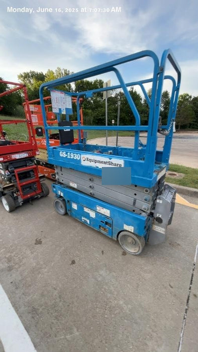 2019 Genie GS-1930 Fixed Rails with Chain Entry