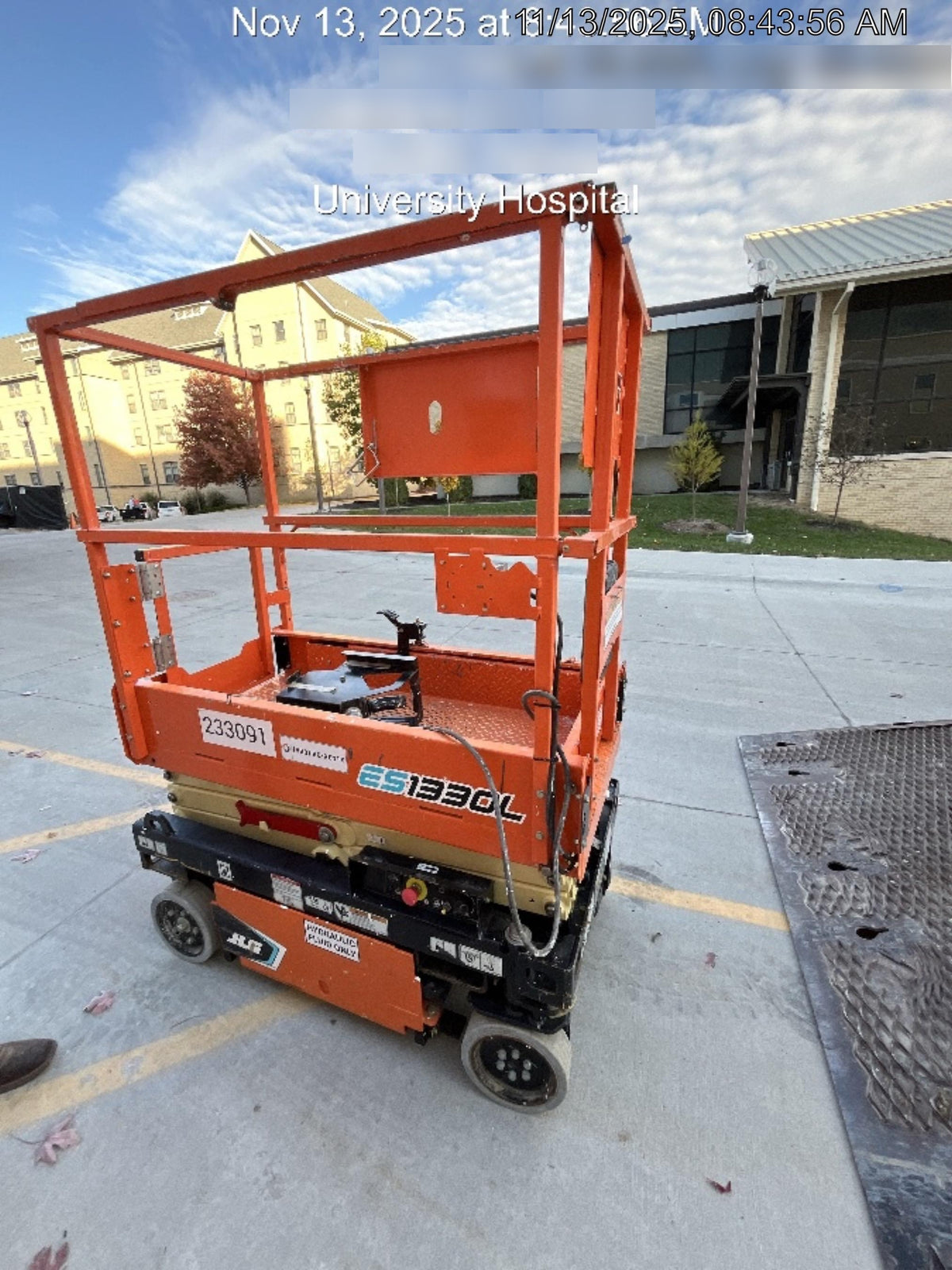 2022 JLG ES1330L