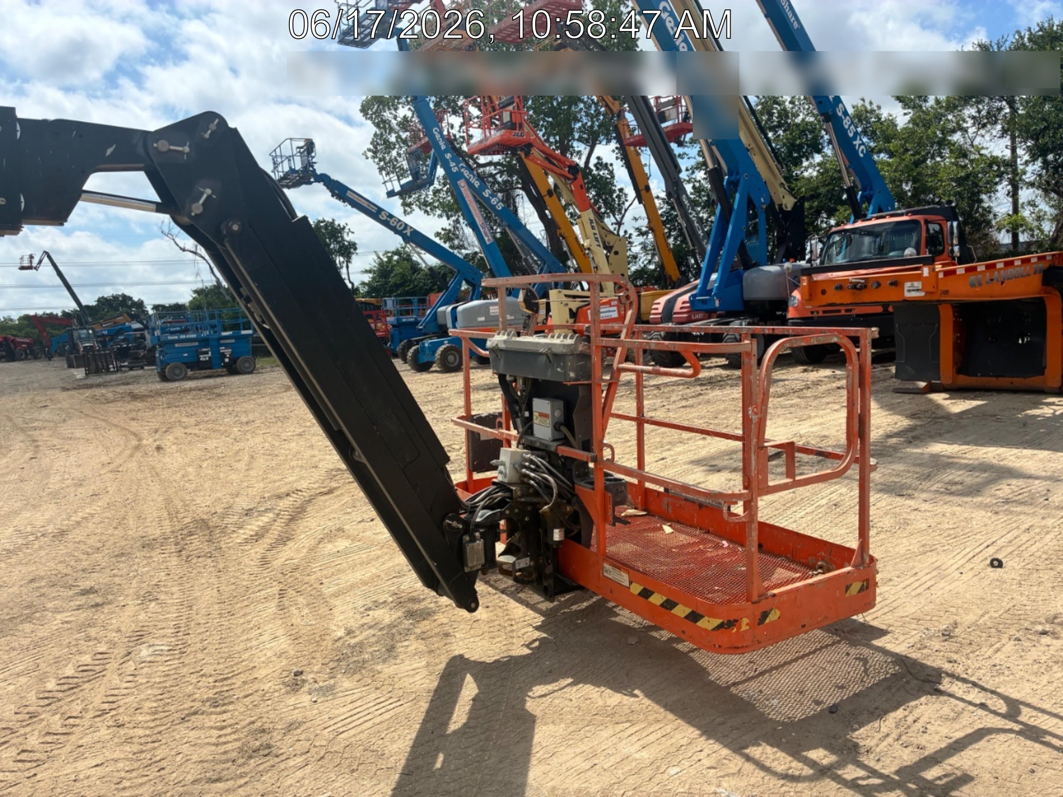 2023 JLG 860SJ