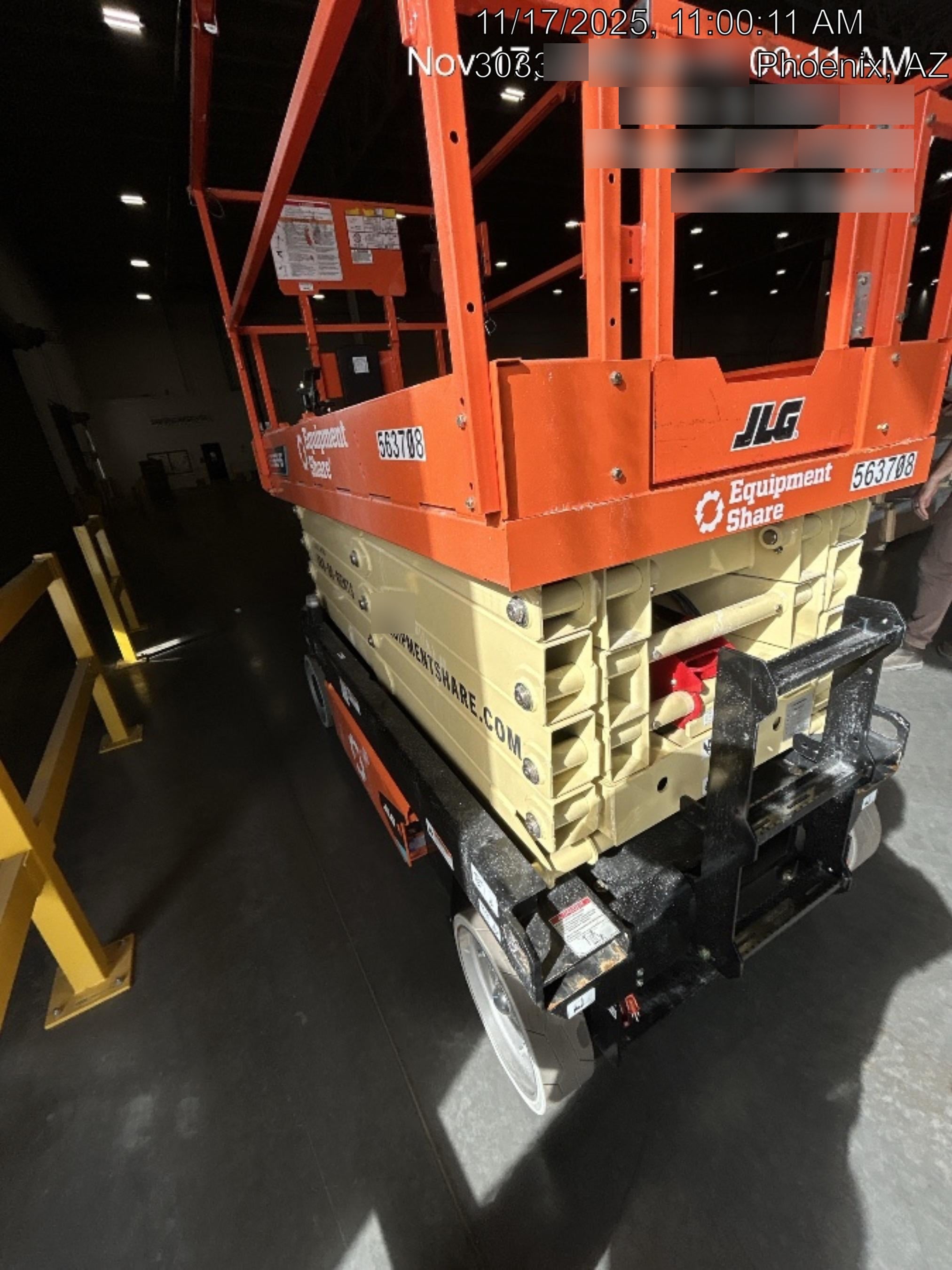 2025 JLG ES3246